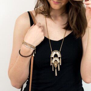 Stella & Dot Mirage Pendant Necklace and Earrings Set